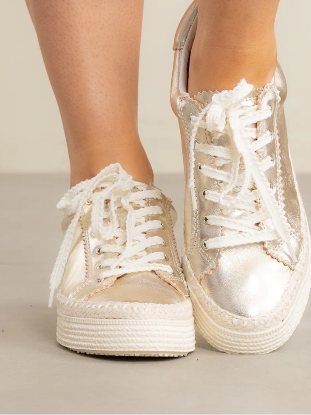 Dolce Vita Metallic Silver Lace-Up Platform Sneakers lennix 9.5